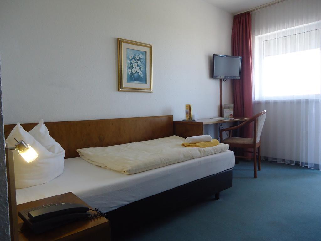Greenline Hotel Hellfeld Neubrandenburg Oda fotoğraf