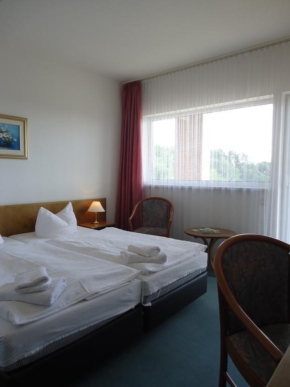 Greenline Hotel Hellfeld Neubrandenburg Oda fotoğraf