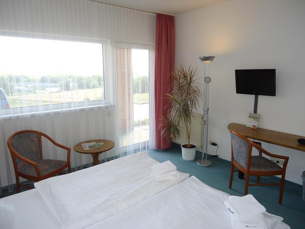 Greenline Hotel Hellfeld Neubrandenburg Oda fotoğraf